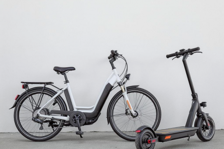 Electric Bikes vs. Electric Scooters: Which Should You Choose?