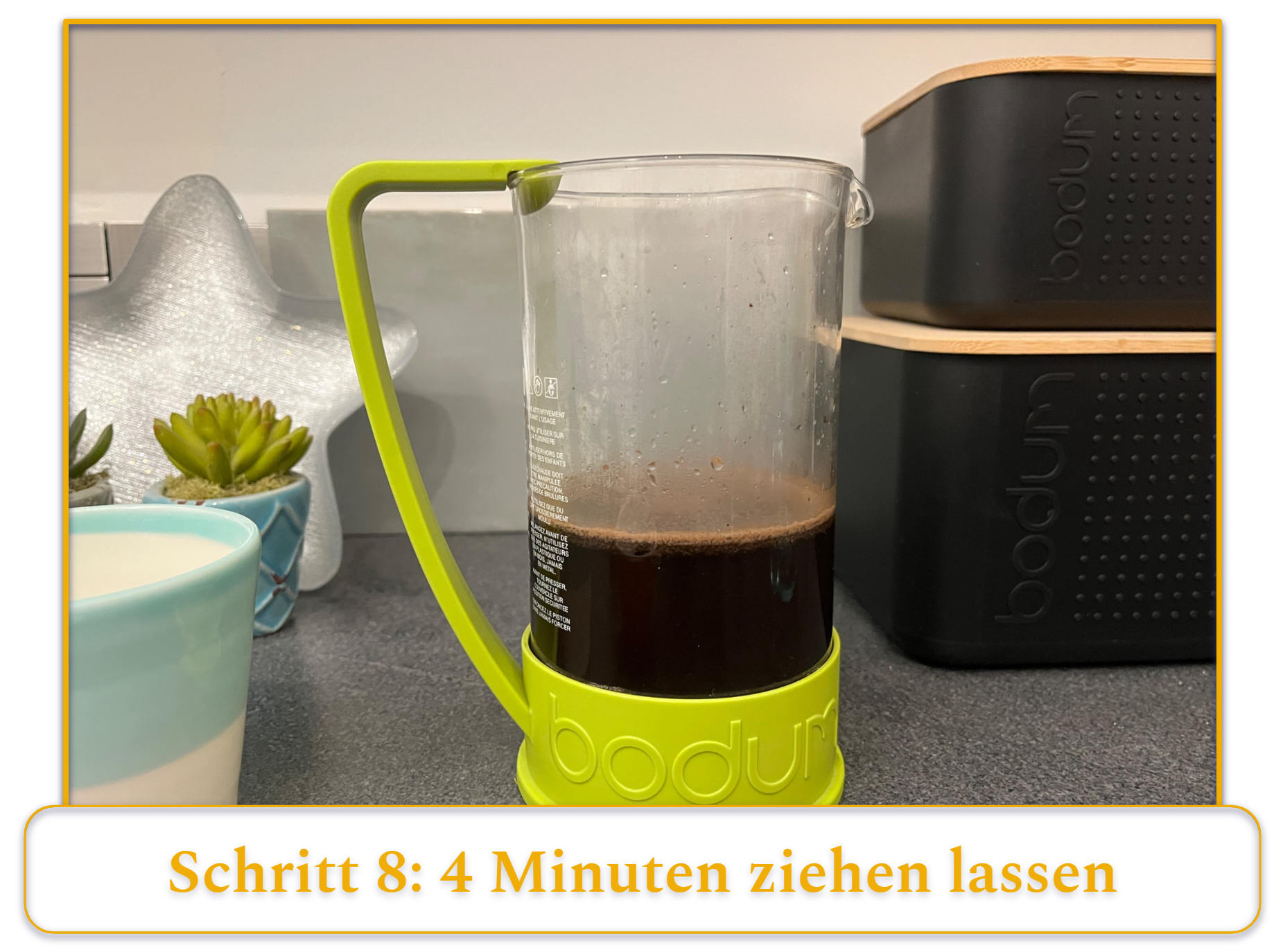 Schritt 8 bei der Zubereitung von French-Press-Kaffee; 4 Minuten ziehen lassen