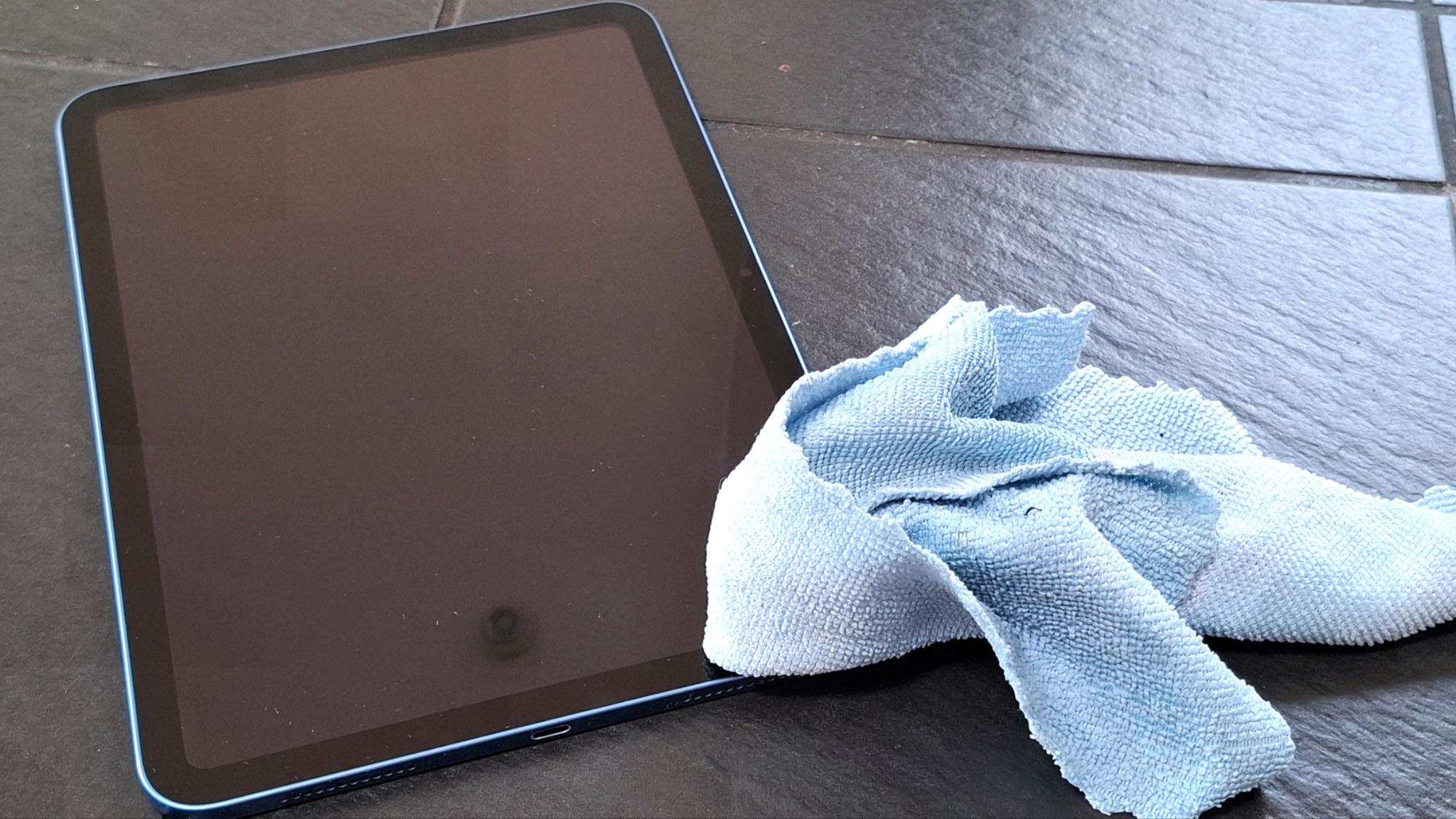 How to Clean a Tablet
